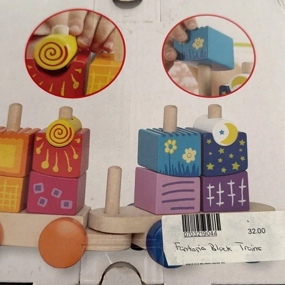 Hape Fantasia Blocks Train 17pcs - Picture 2 of 3